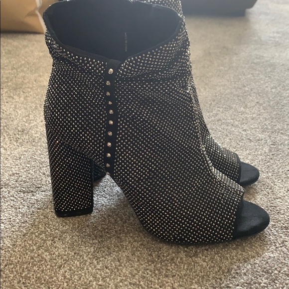 Heels - Picture 3 of 7